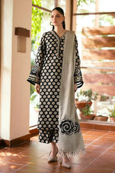 💠 Sapphire D-802 Circle – Digital Printed Khaddar 3-Piece Suit 💠