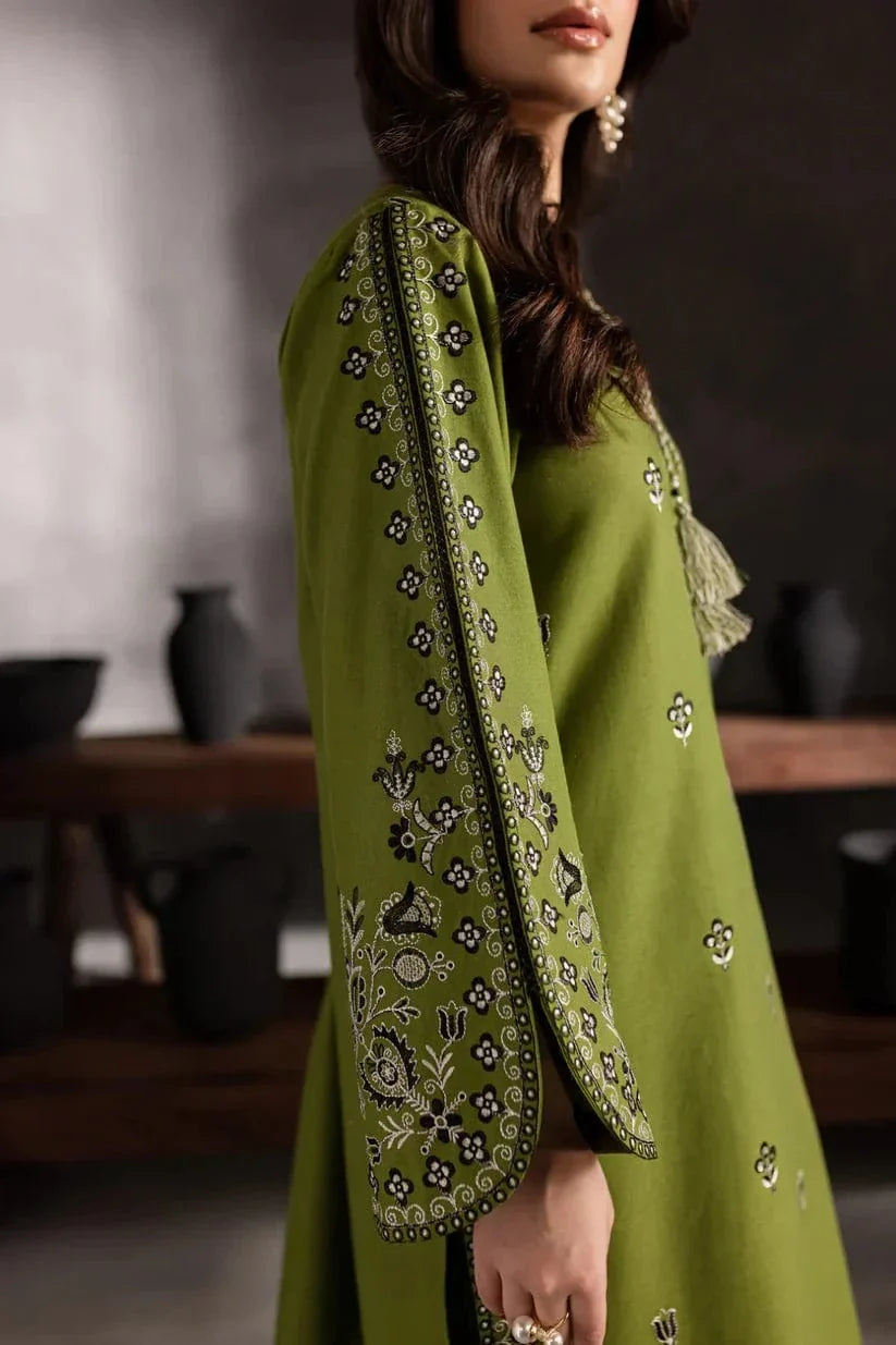 Sapphire SP-21 Embroidered Lawn 2pc