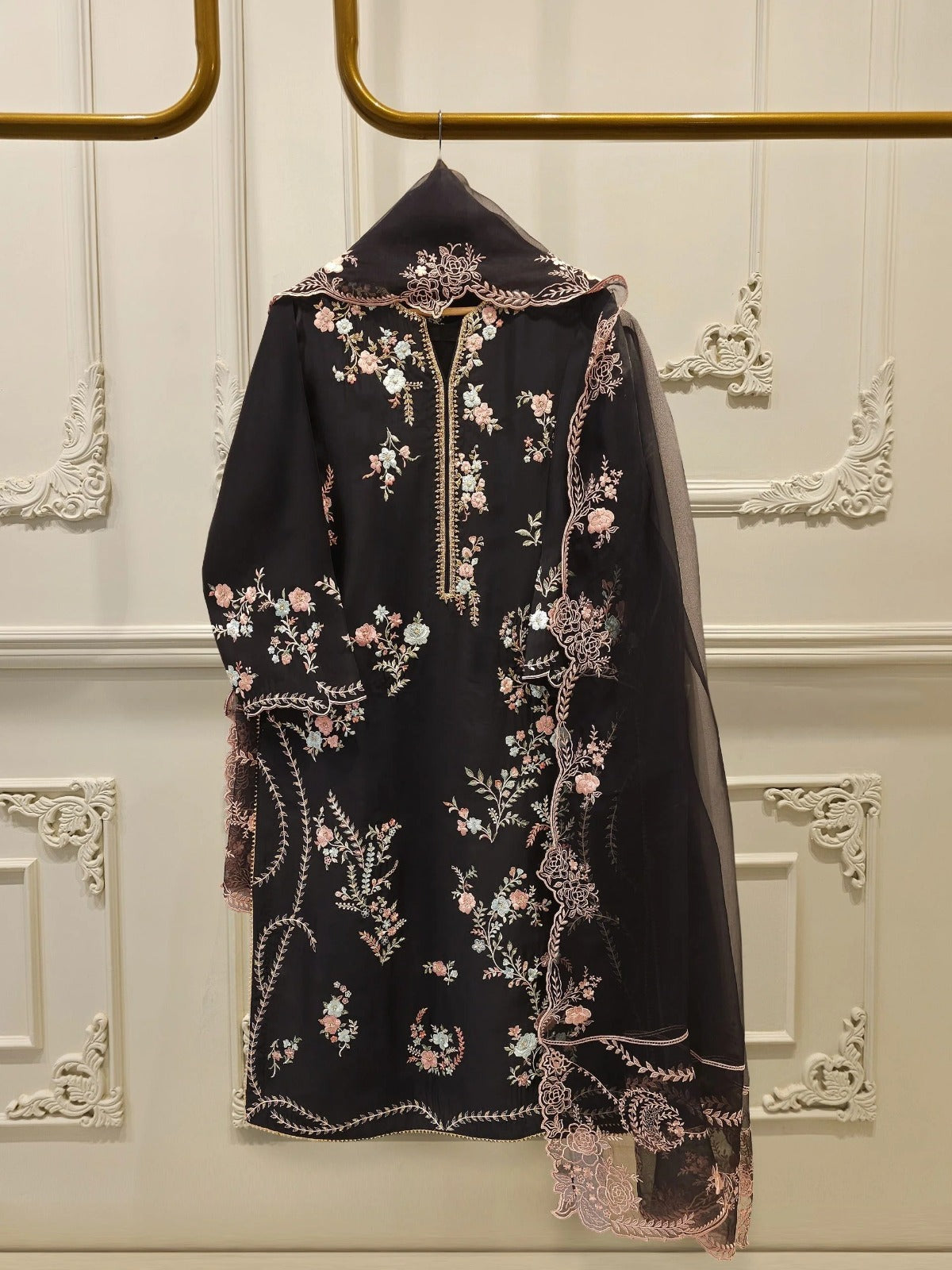 ✨ FOUR PIECE PURE ORGANZA EMBELLISHED SUIT – WITH DUPATTA & RAW SILK PANTS ✨