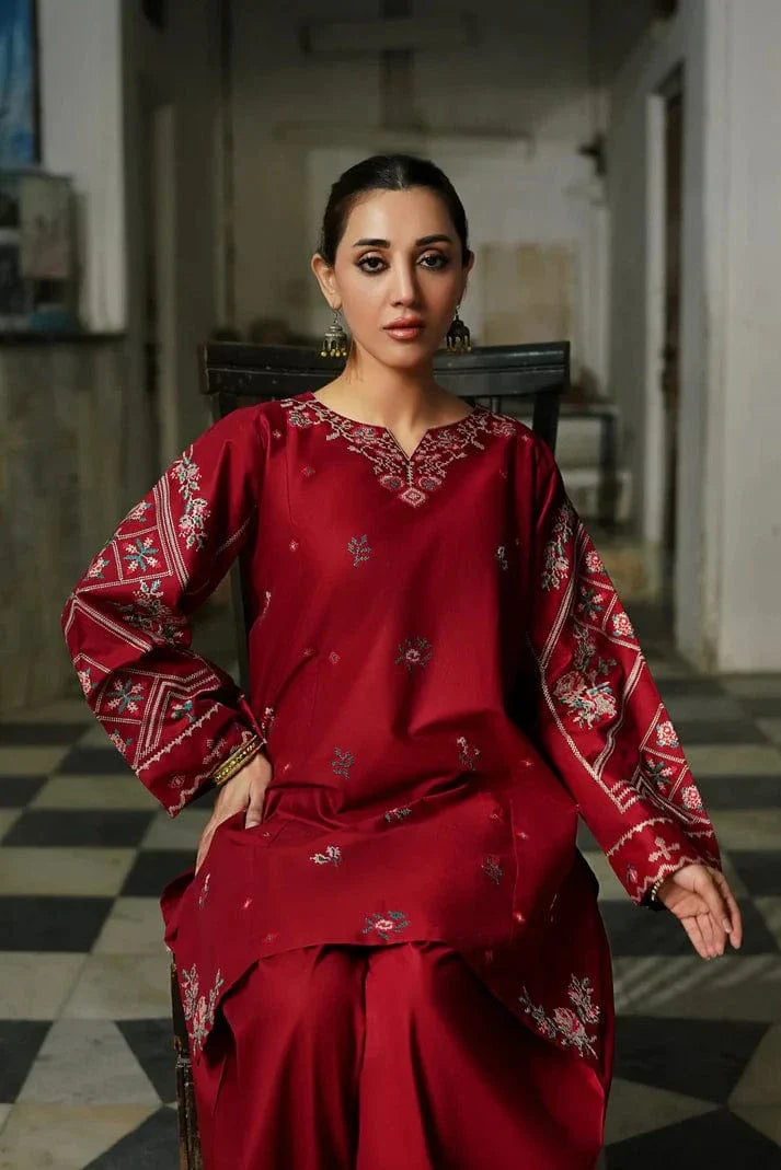 Sapphire SP-90 Embroidered Lawn 2pc