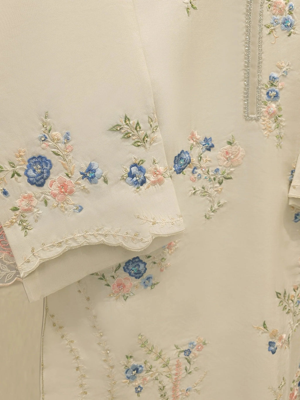 ✨ FOUR PIECE PURE ORGANZA EMBELLISHED SUIT – WITH DUPATTA & RAW SILK PANTS ✨