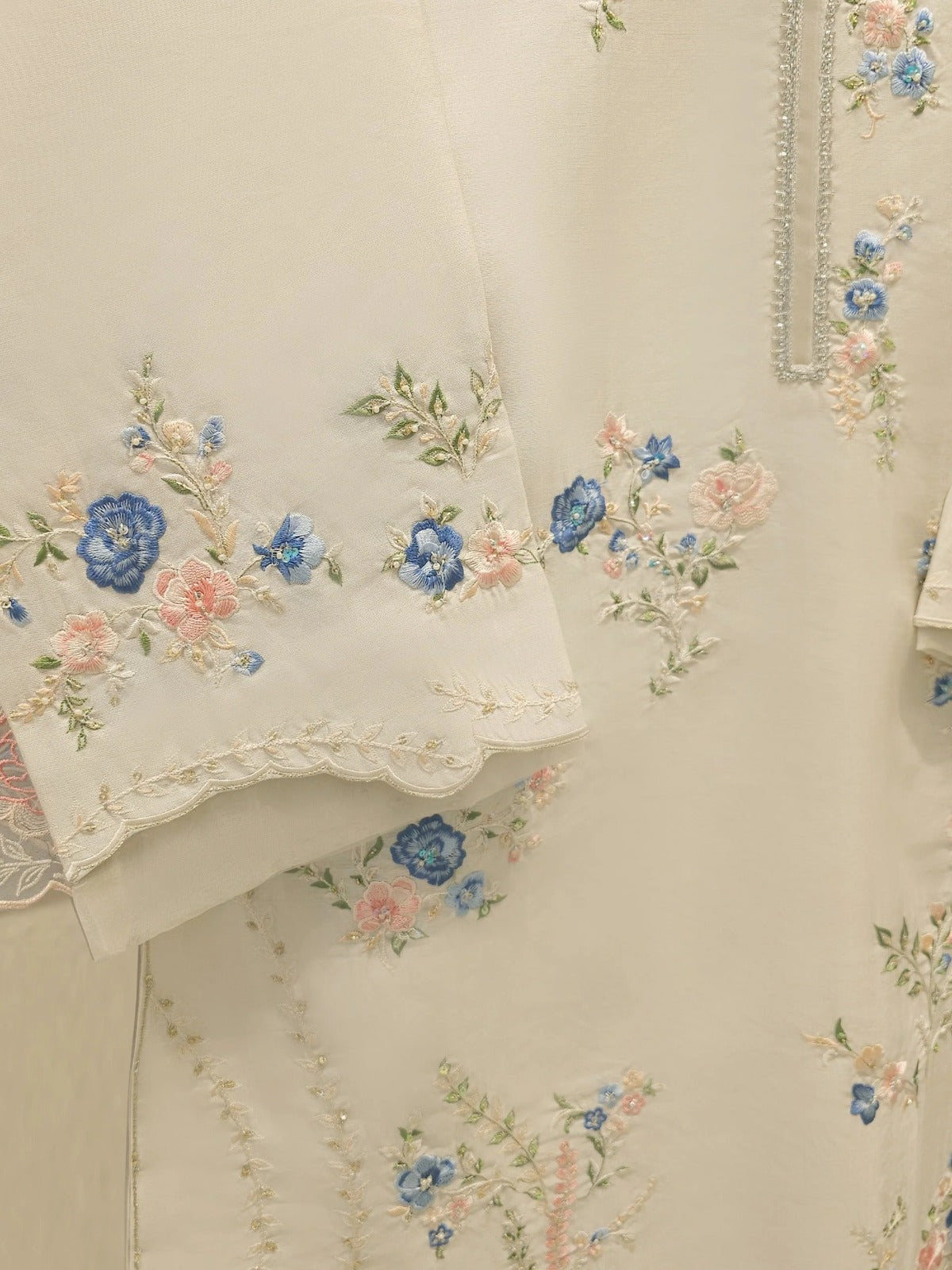 ✨ FOUR PIECE PURE ORGANZA EMBELLISHED SUIT – WITH DUPATTA & RAW SILK PANTS ✨