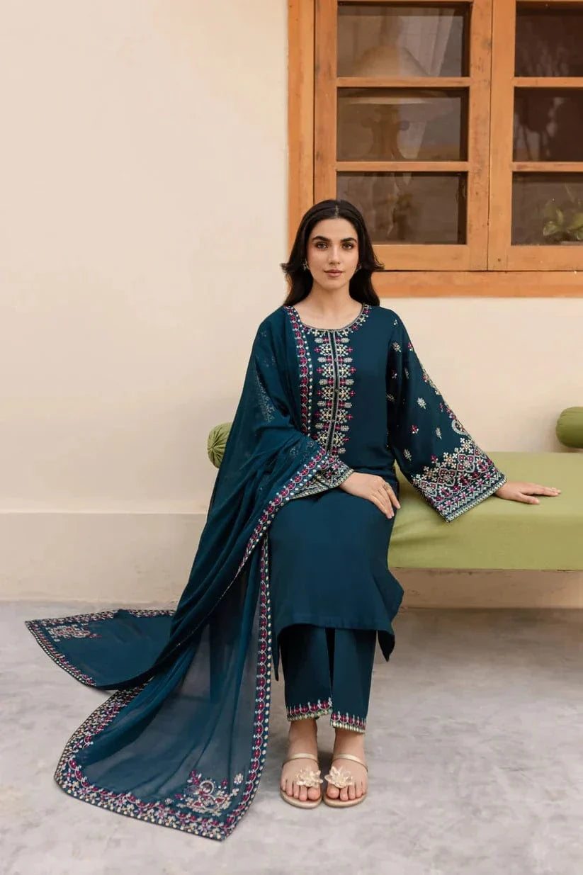 Sapphire SP-29 Embroidered Lawn 3pc