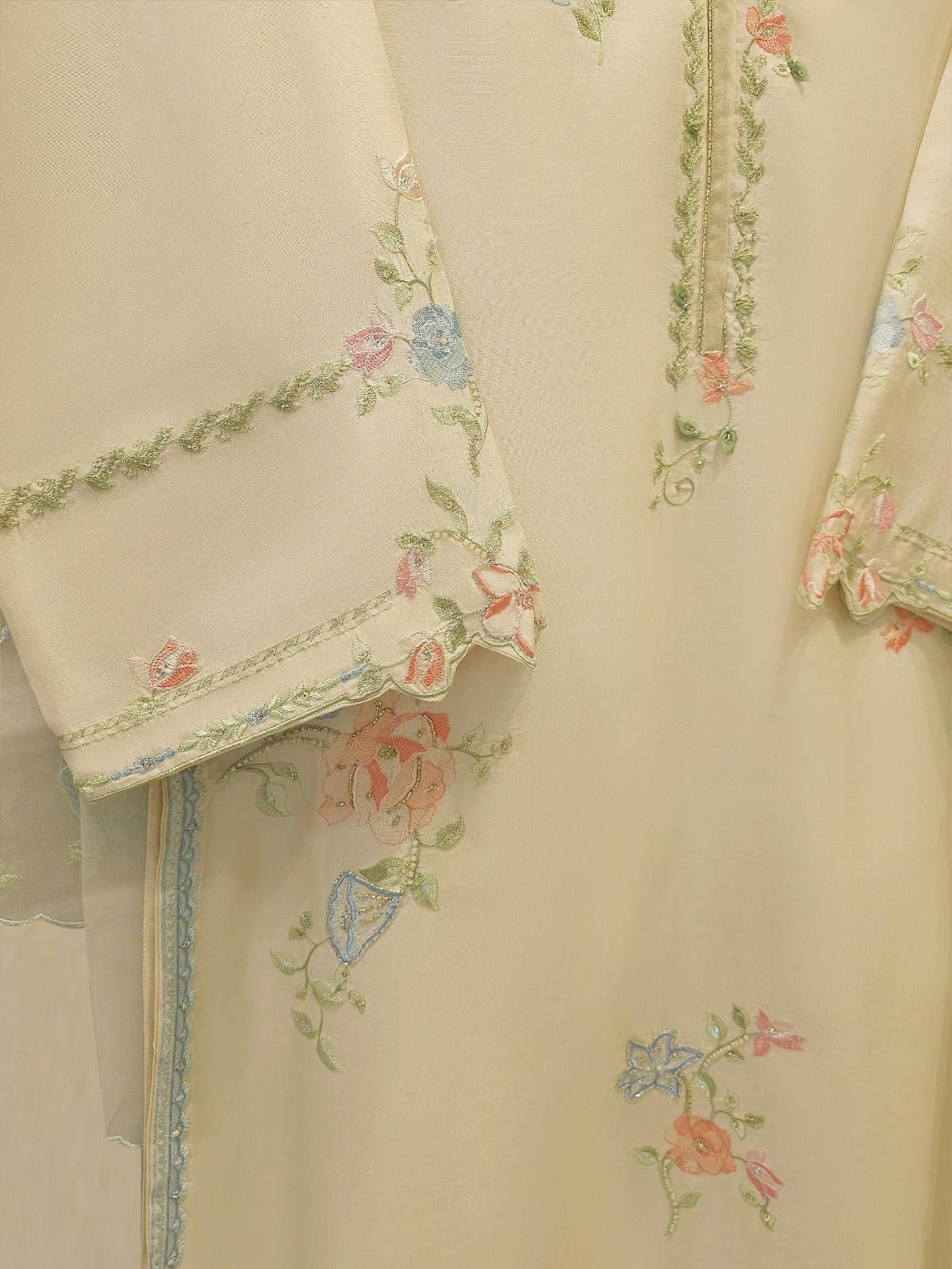 ✨ FOUR PIECE PURE ORGANZA EMBROIDERED SUIT – WITH DUPATTA & RAW SILK PANTS ✨