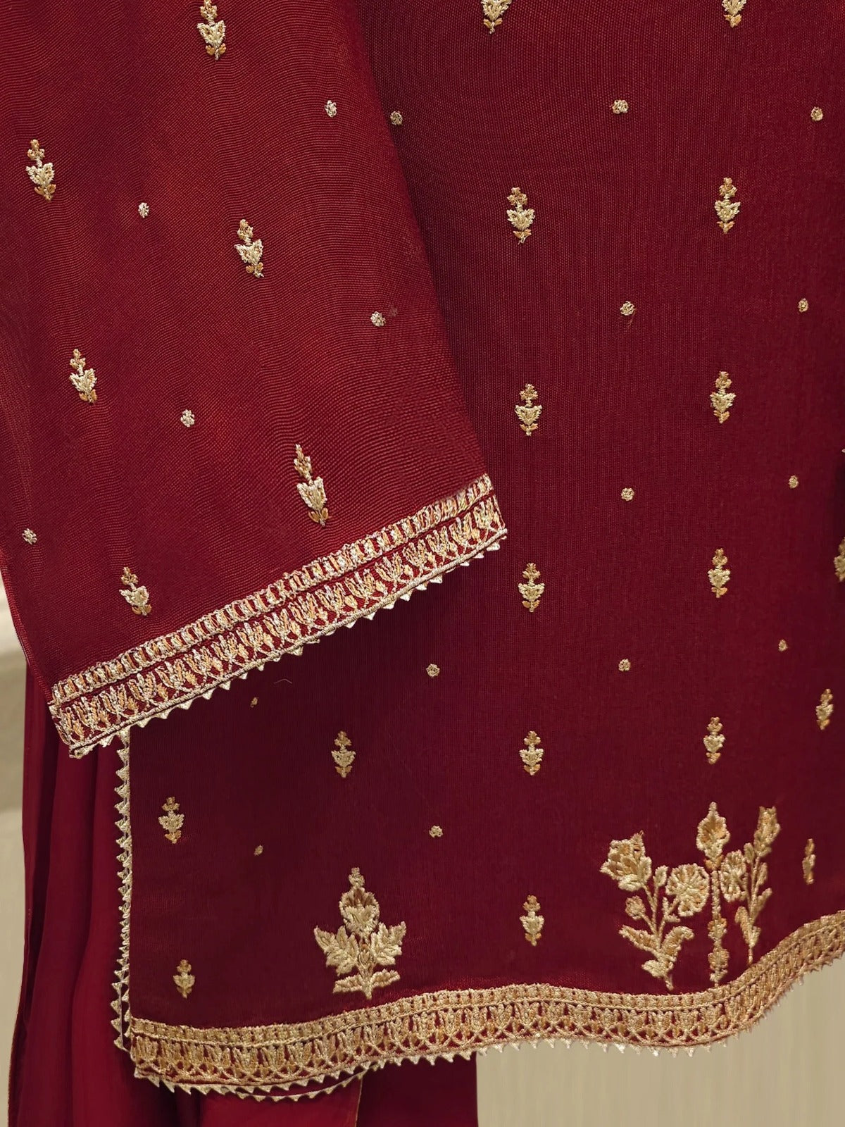 ✨ FOUR PIECE PURE ORGANZA EMBELLISHED SUIT – WITH DUPATTA & RAW SILK PANTS ✨