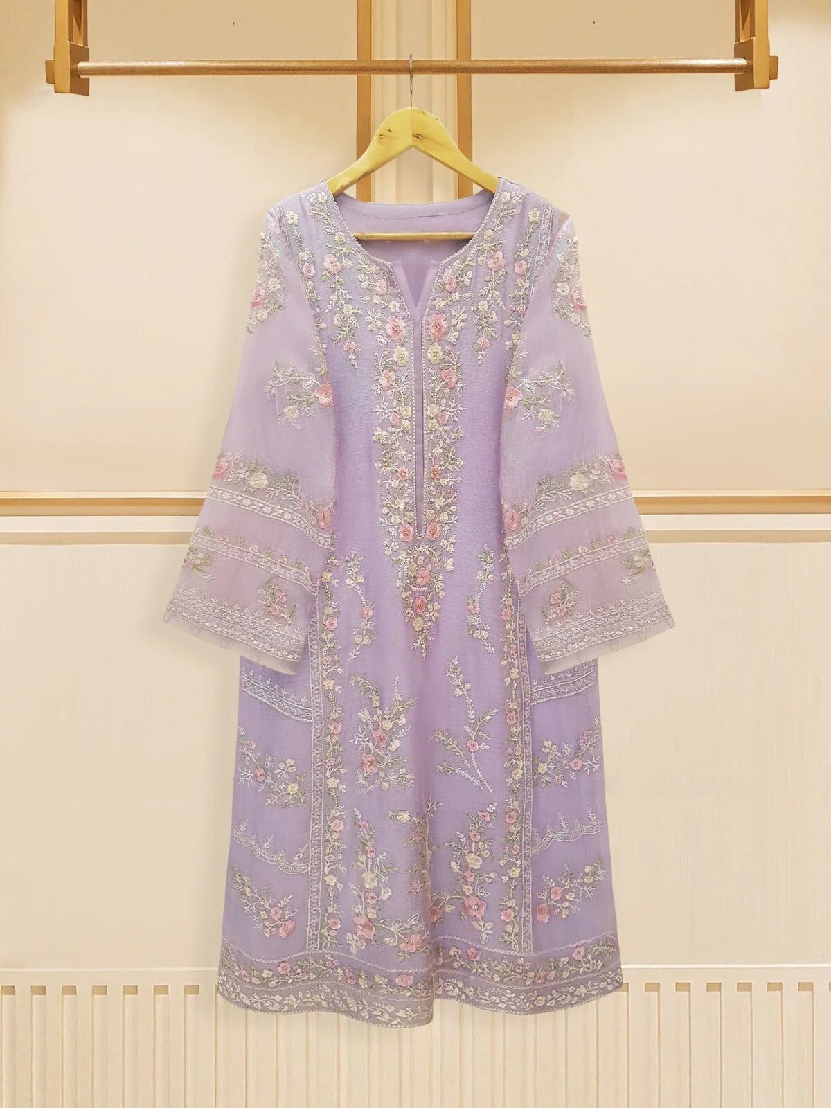 ✨ MUHINI – FOUR PIECE PURE ORGANZA EMBELLISHED SUIT 💚
