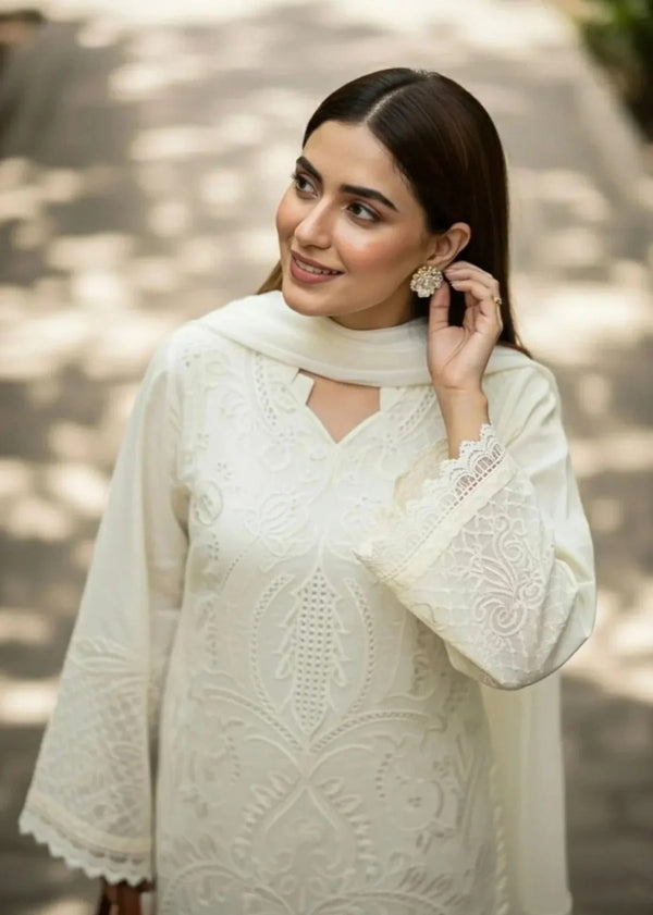 🧵 Motifz Embroidered Dhanak Three Piece – Winter Collection (BC-235)