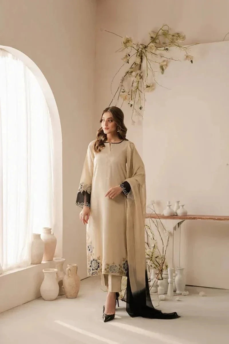 Sapphire IZ-09 Embroidered lawn 3pc